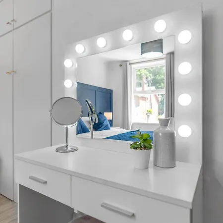City House With Cinema Room And Parking NWI Extérieur photo