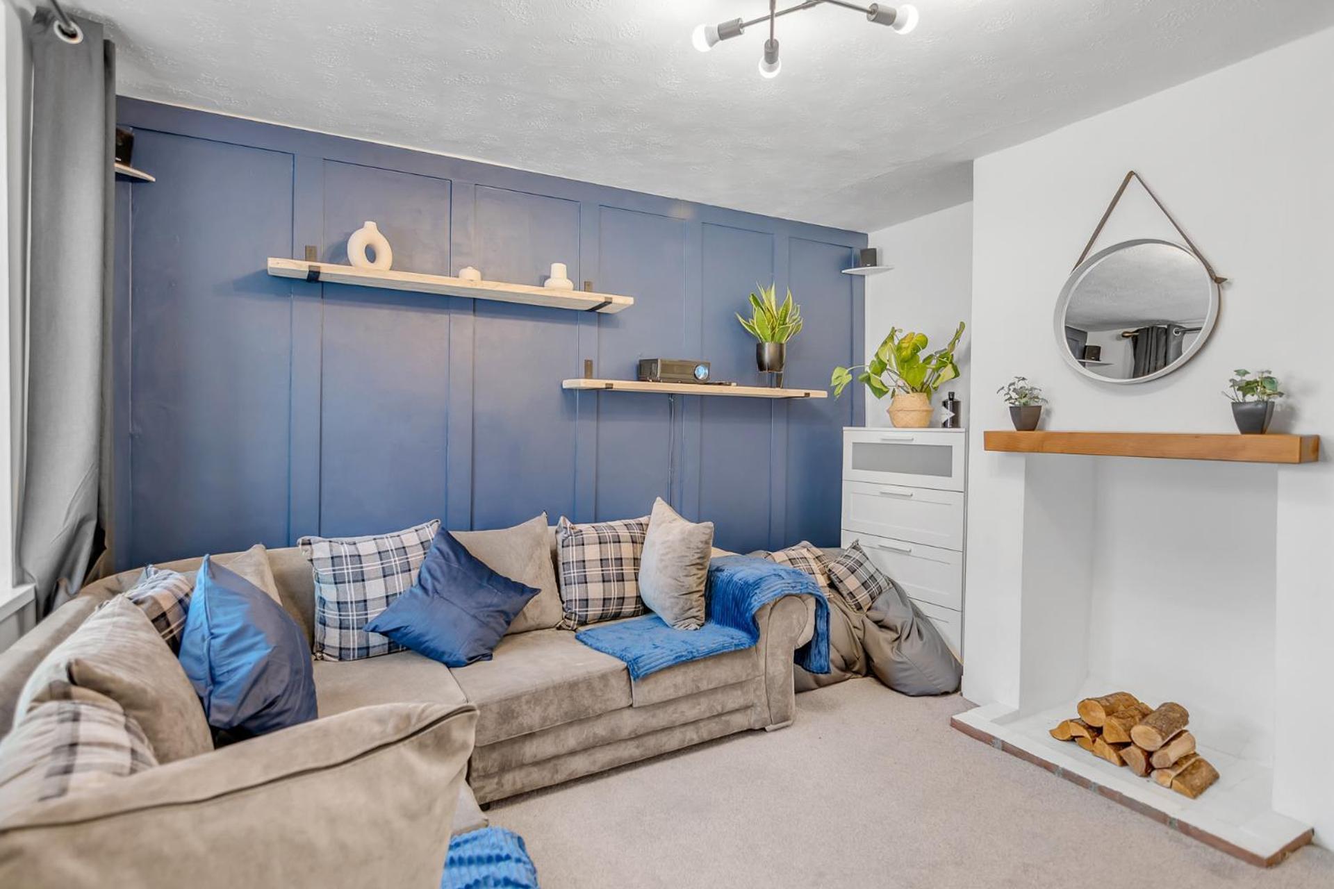 House With Cinema And Parking * NWI